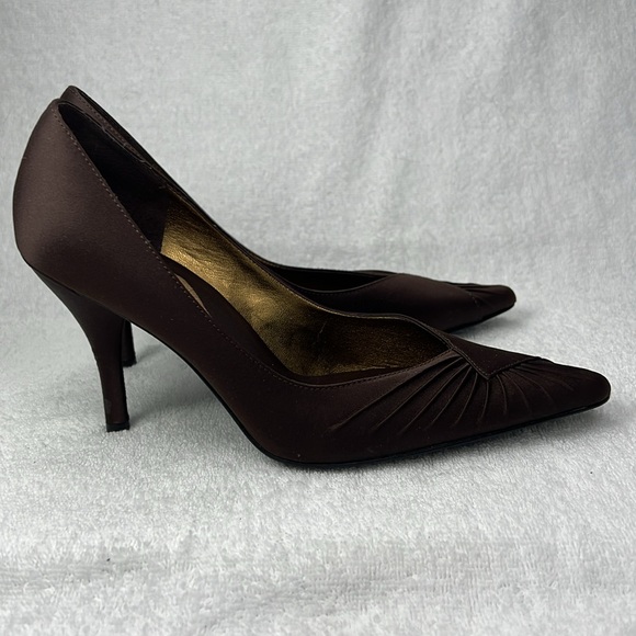 Nina, Elegant Brown Women's Heels - Picture 3 of 5
